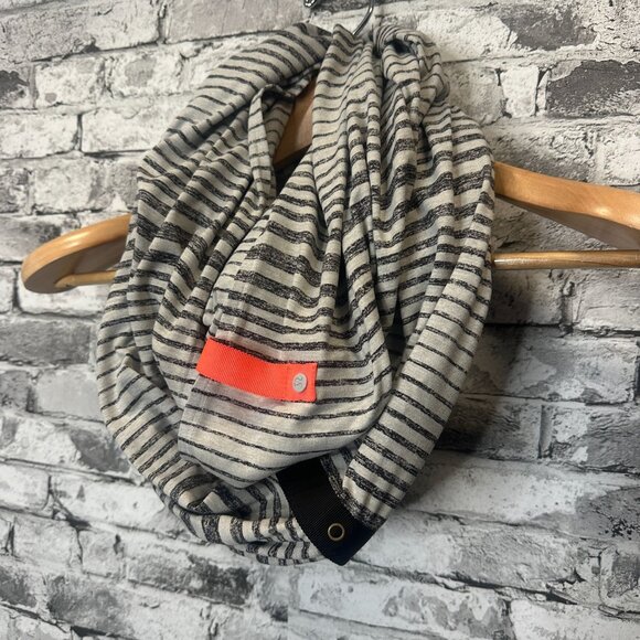 EUC Lululemon Vinyasa Scarf Rulu Customizable Snap ONE SIZE (Stripe Heathered) - Picture 4 of 10